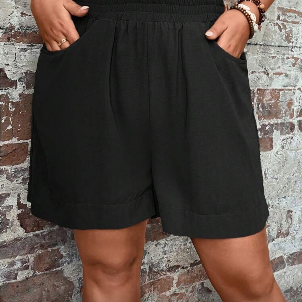 EMERY ROSE Plus Size Solid Black Casual Shorts - Size 4XL, Smocked Waist